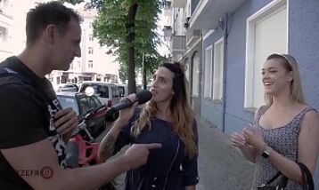 Знакомство на улице плавно переходит в секс с блондинкой