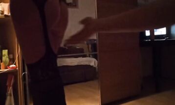 Под рамштайн танцует и дрочит мужу
